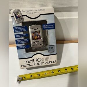 Mini dig digital photo album key chain